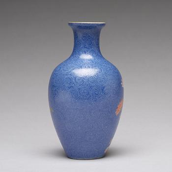 A Chinese sgrafitto vase, Republik, 20th Century.
