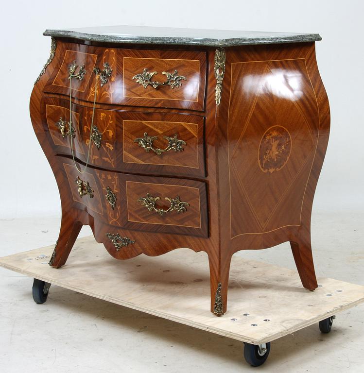 BYRÅ, rokokostil, 1900-tal.