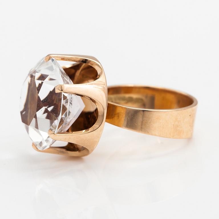 Elis Kauppi, A 14K gold ring with a rock crystal. Kupittaan kulta, Turku 1965.