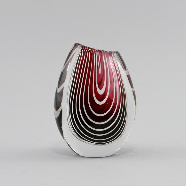 VAS, glas, Vicke Lindstrand, Kosta, 1900-talets andra hälft.