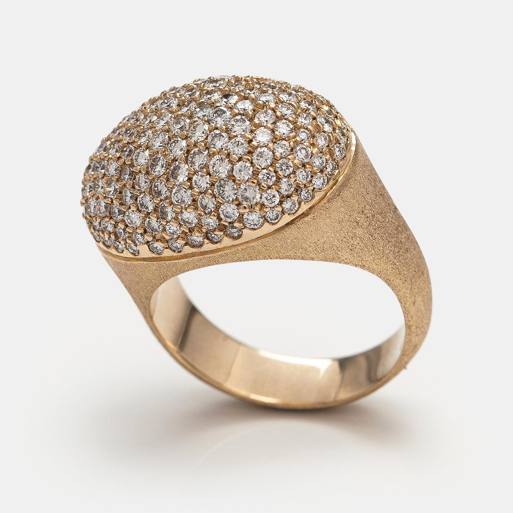 H Stern, Sormus "Golden stone", 18K kultaa ja timantteja n. ct 1.93 yht.