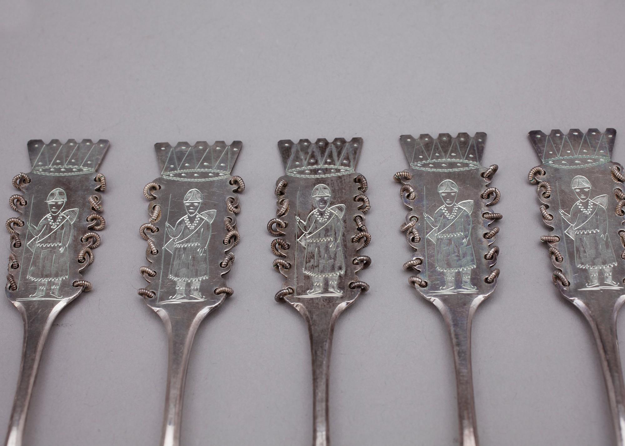 PARTI SILVER, 15 delar, bl a Nils Hellberg, Stockholm, verksam 1784- 1801. Totalvikt ca 539g.