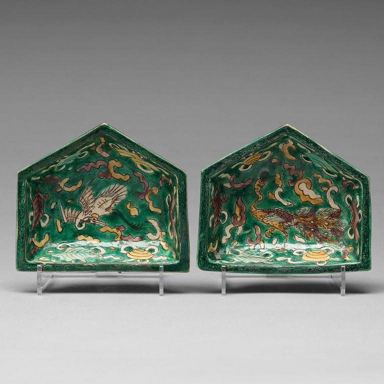 A pair of bisquit porcelain cabaret dishes, Qing dynasty, Kangxi (1662-1722).