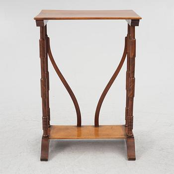 A nesting tabletable, 4 pieces, 19th century.