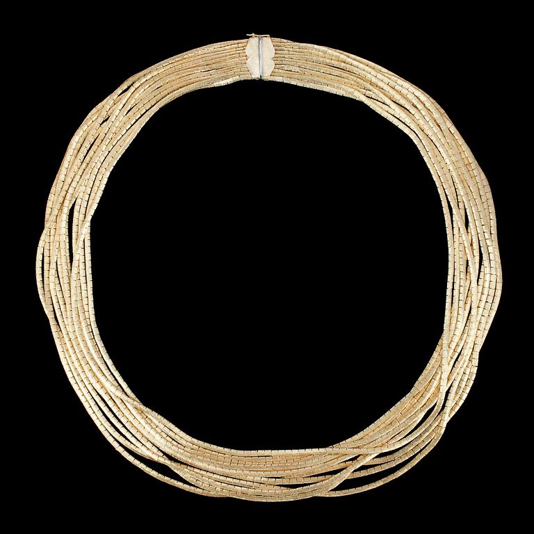 A gold necklace, 220 g.