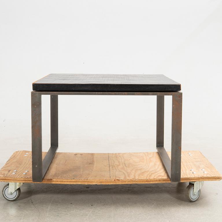 Coffee table, 20th century.