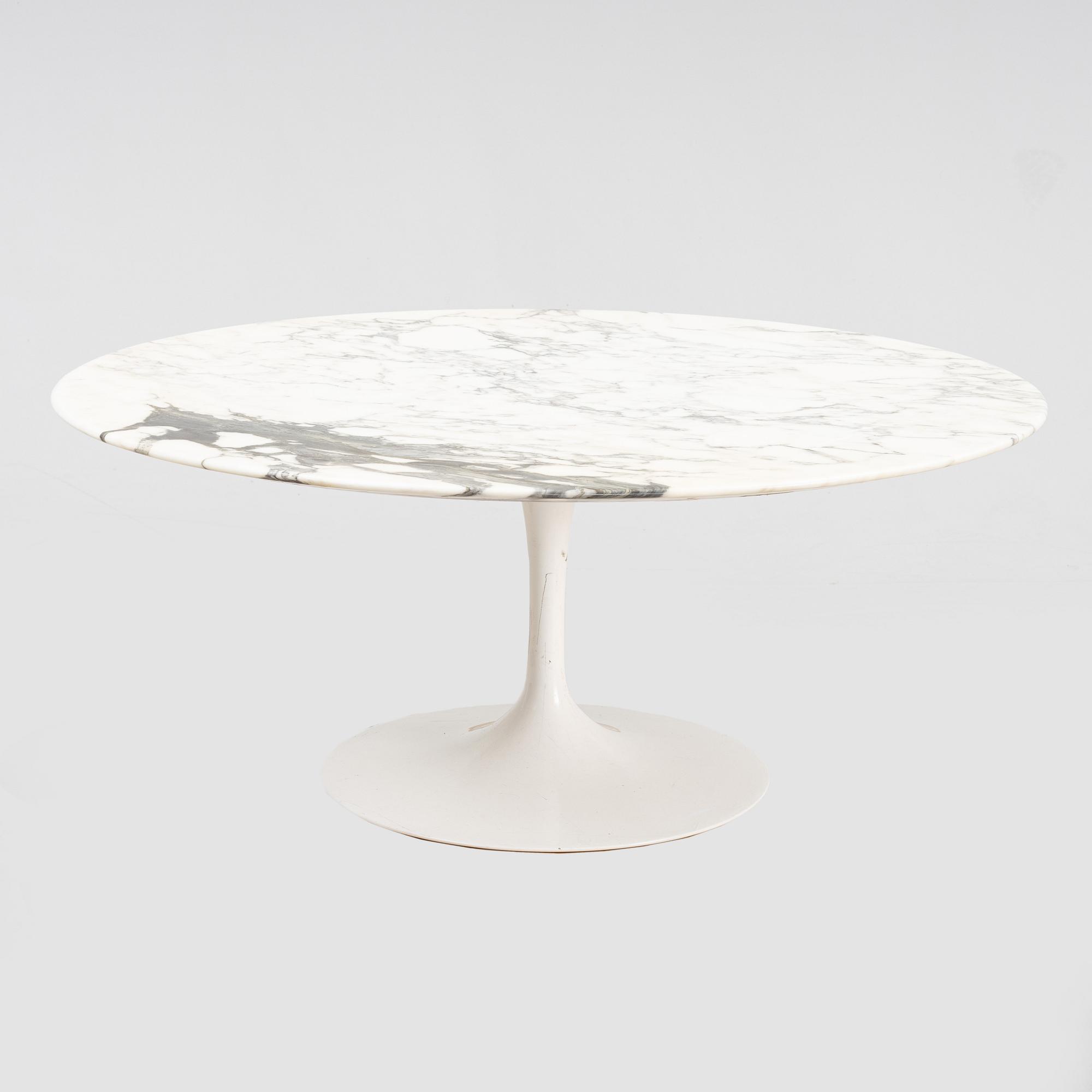 Eero Saarinen, a 'Tulip' coffee table, Knoll International, early 21st Century.