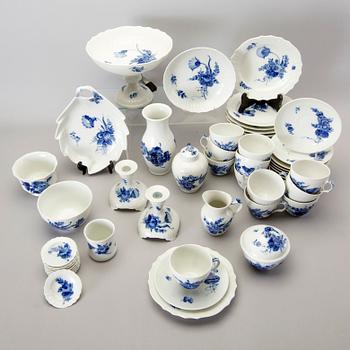 Royal Copenhagen, dinner service "Blue flower", 43 pcs Denmark mid / second half of the 20th century.