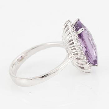 Ring, cocktail ring, 18K white gold with checkerboard-cut amethyst and octagon-cut diamonds.