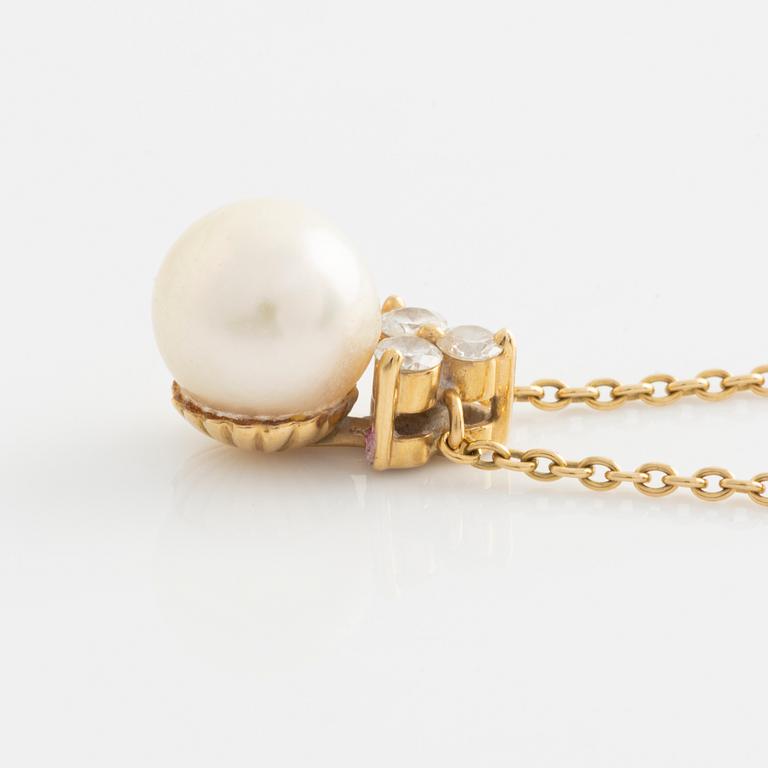 Collier, with a cultured pearl and brilliant-cut diamonds.