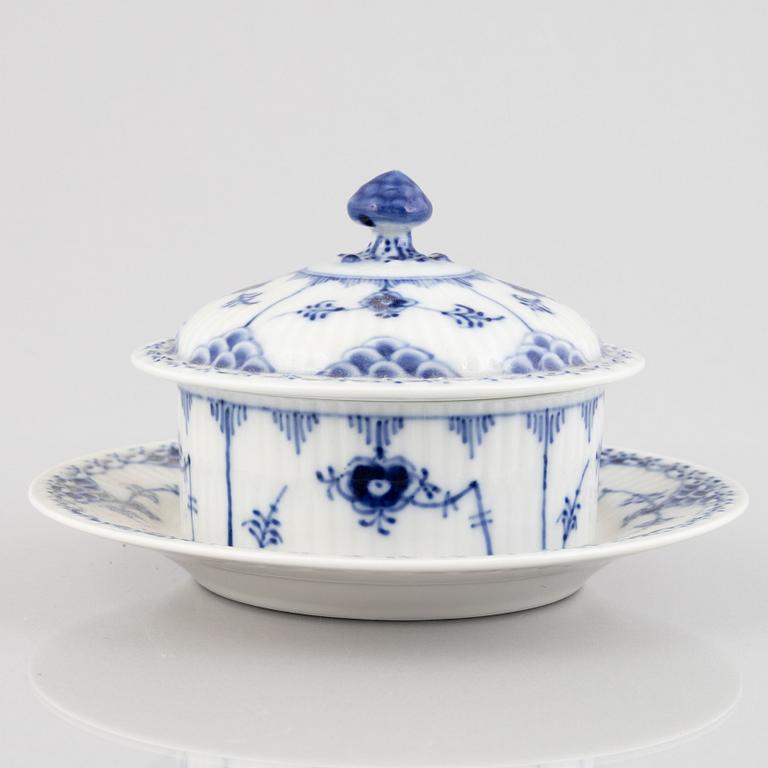 Smörterrin, porslin, Royal Copenhagen, "Musselmalet halvblond", modellnummer 707, 1960-/70-tal.