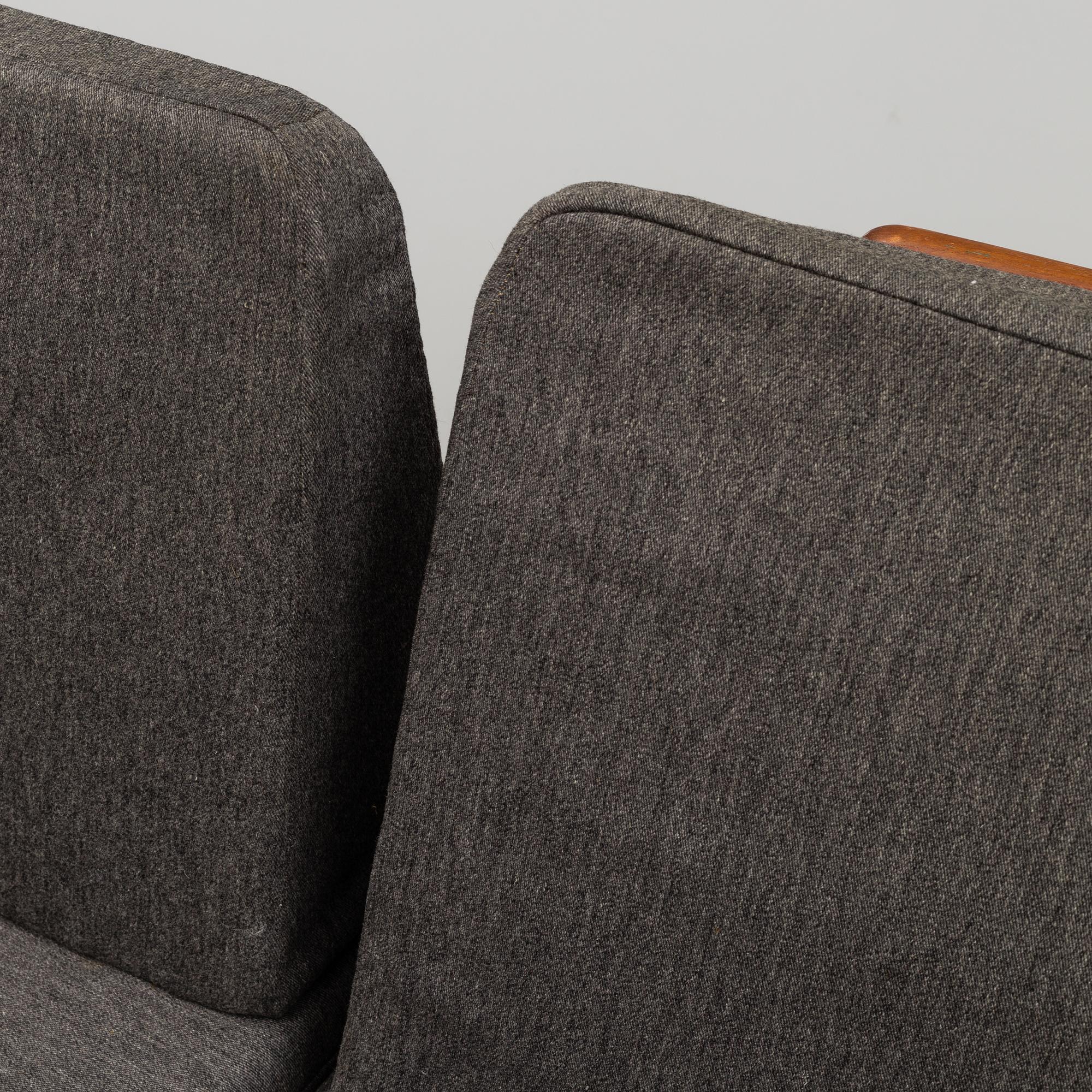 PETER HVIDT & ORLA MØLGAARD NIELSEN, soffor, 2 st, "Minerva", France & Son, 1900-talets tredje kvartal.