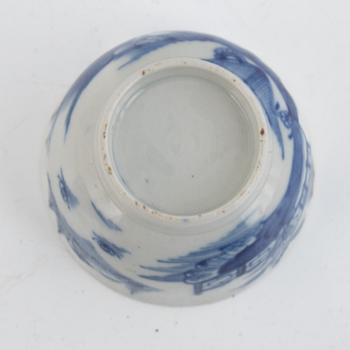 Seven pieces of blue and white porcelain, China, Qingdynasty, 18th century.