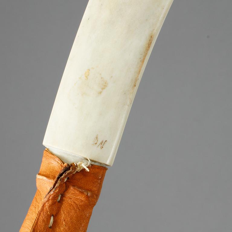 SAMEKNIVAR, 2 st, signerade NG respektive Tornio, 1900-talets andra hälft.