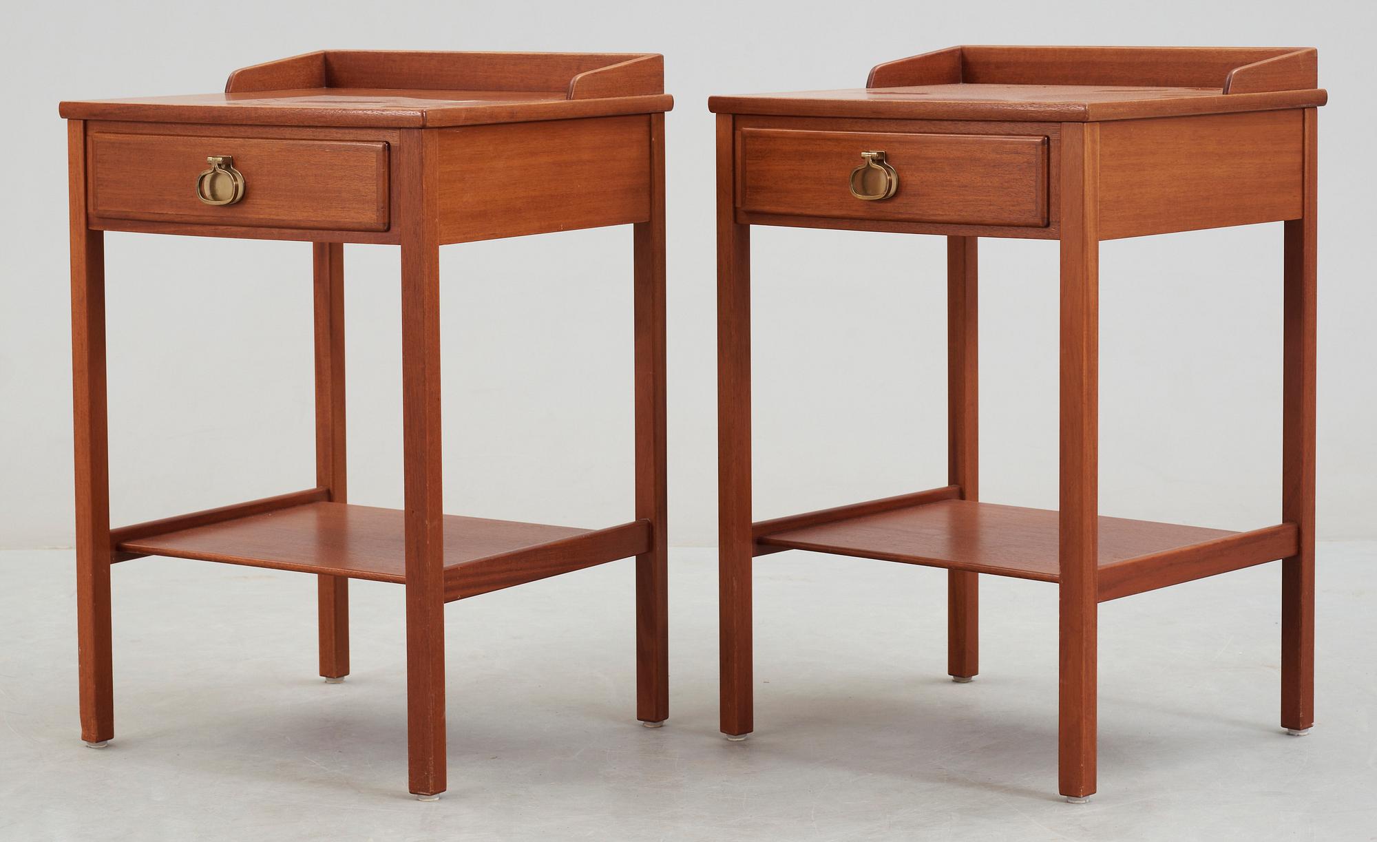 SÄNGBORD, ett par, NK's Triva-serie, design Kerstin Hörlin-Holmqvist.