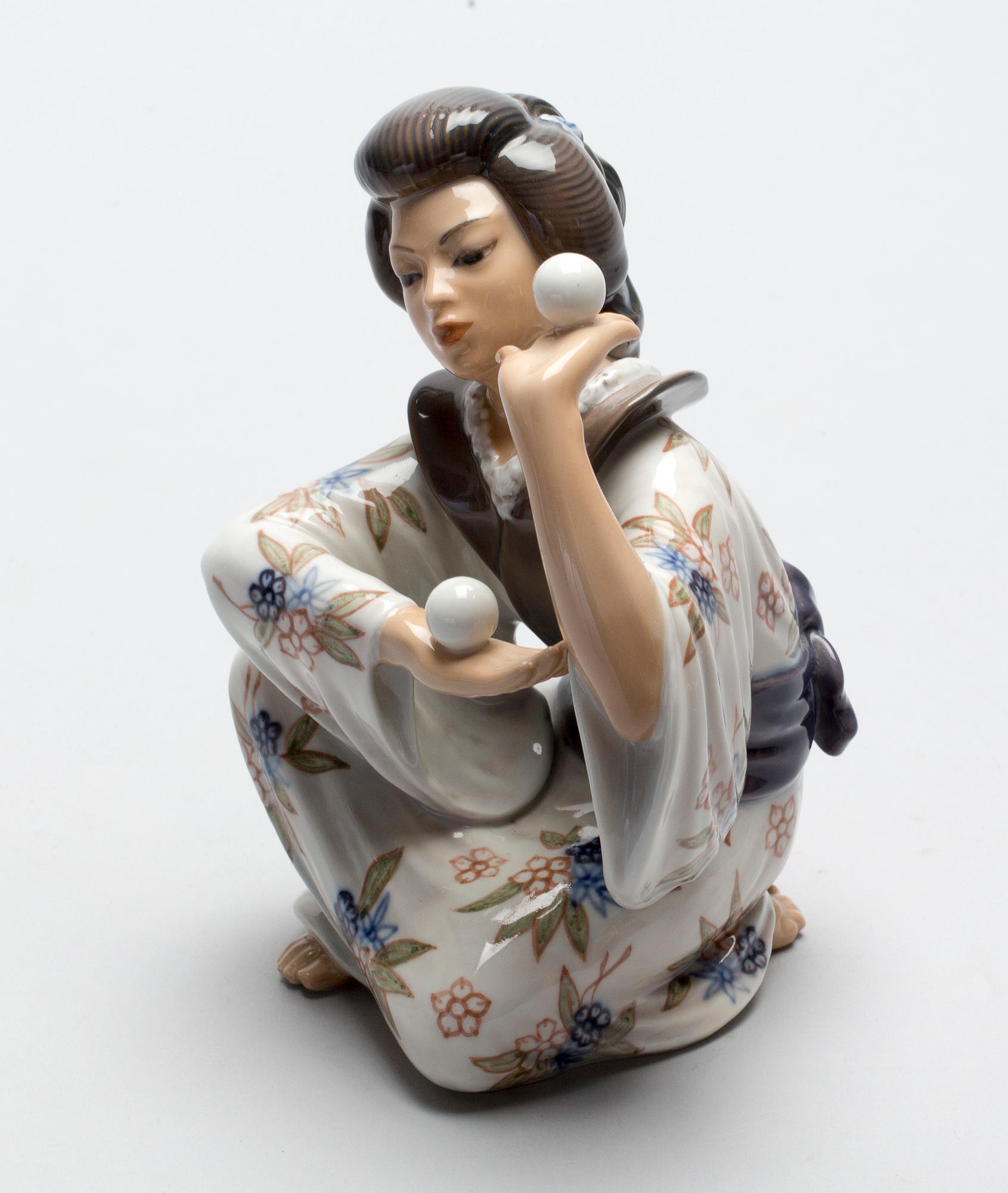 FIGURIN, porslin, Dahl Jensen, Danmark, 1900-tal.