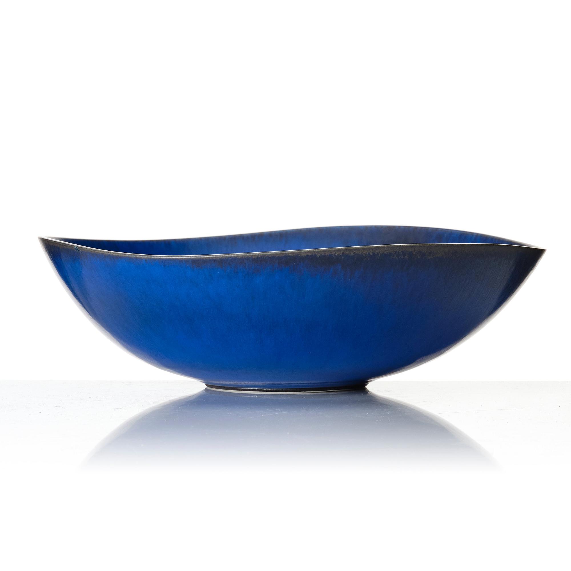 Berndt Friberg, a stoneware dish, Gustavsberg studio, Sweden 1958.