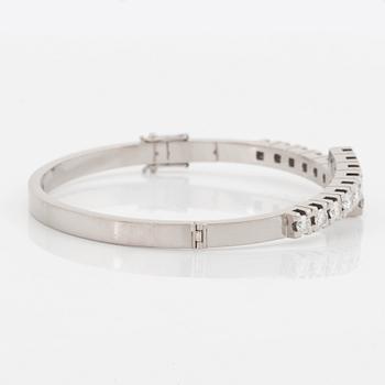Armband 18K vitguld med runda briljantslipade diamanter.