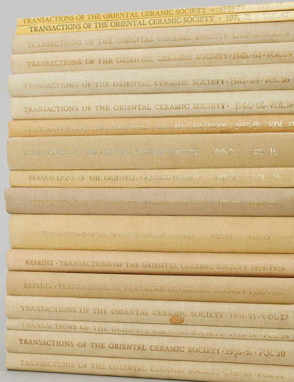 BÖCKER, "Transaction of the oriental ceramic society", 17 volymer, London 1954-1980.