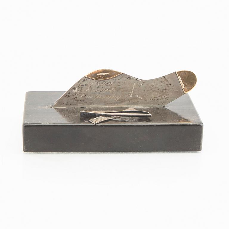 An 18K gold and silver sculpture by Hallengren Malmö 1923.
