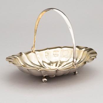 A parcel-gilt breadbasket, mark of Hlebnikov (Хлебников), Moscow 1873.