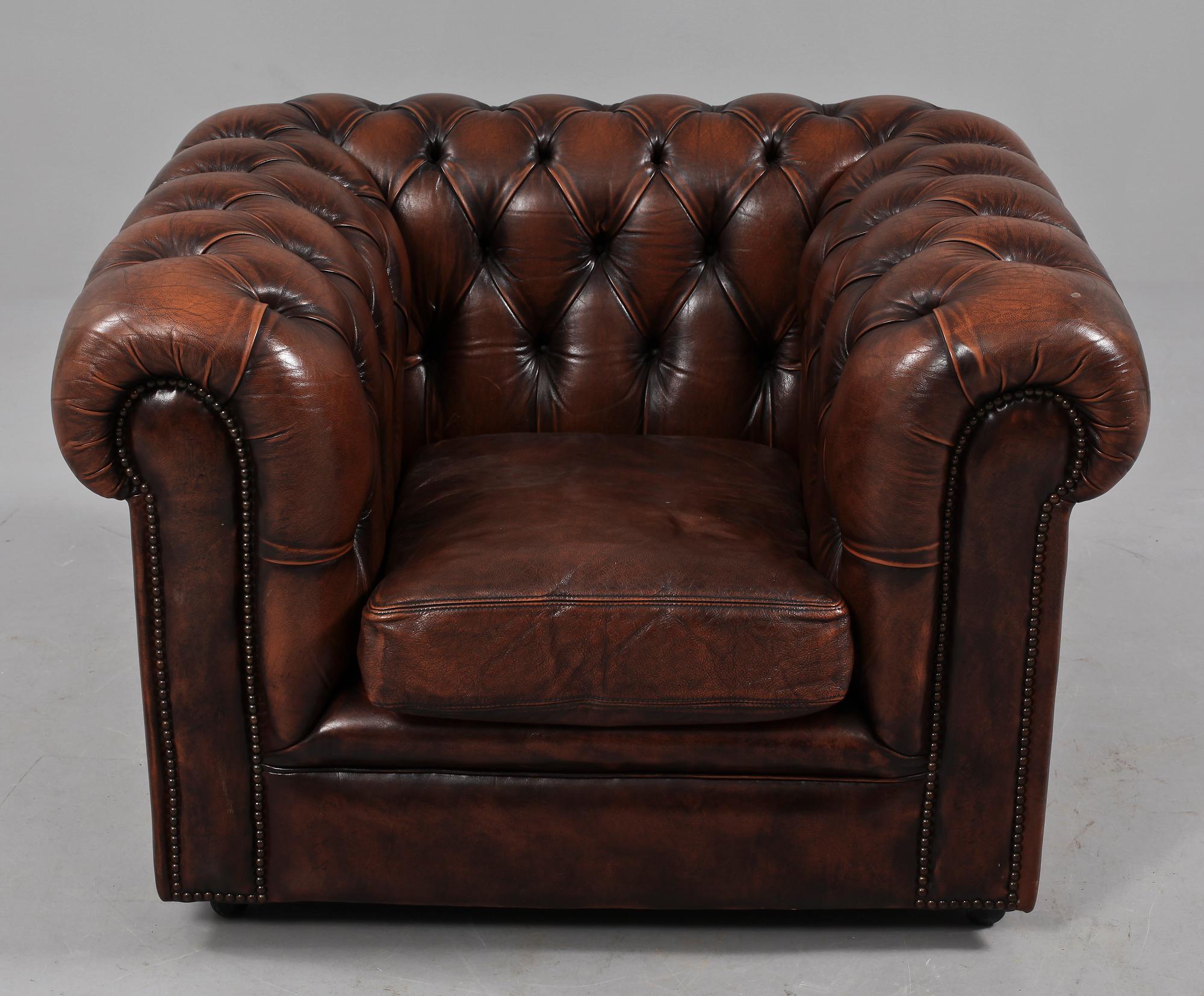 FÅTÖLJ, chesterfieldmodell, 1900-tal.