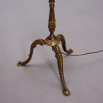 GOLVLAMPA, 1900-talets senare hälft.
