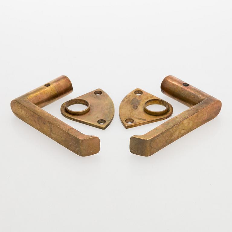 Dörrhandtag, 6 par, modell 75, tillverkare Mariefors Bruk. Modellen formgiven 1952.