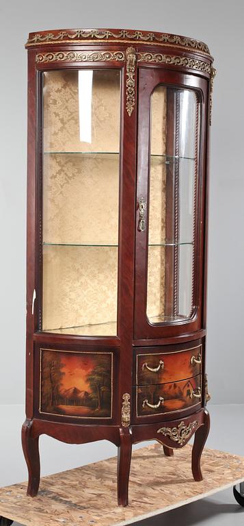 VITRINSKÅP, rokokostil, 1900-tal.