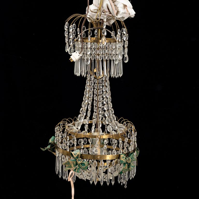 Ljuskrona, gustaviansk stil från omkring  år 1900.