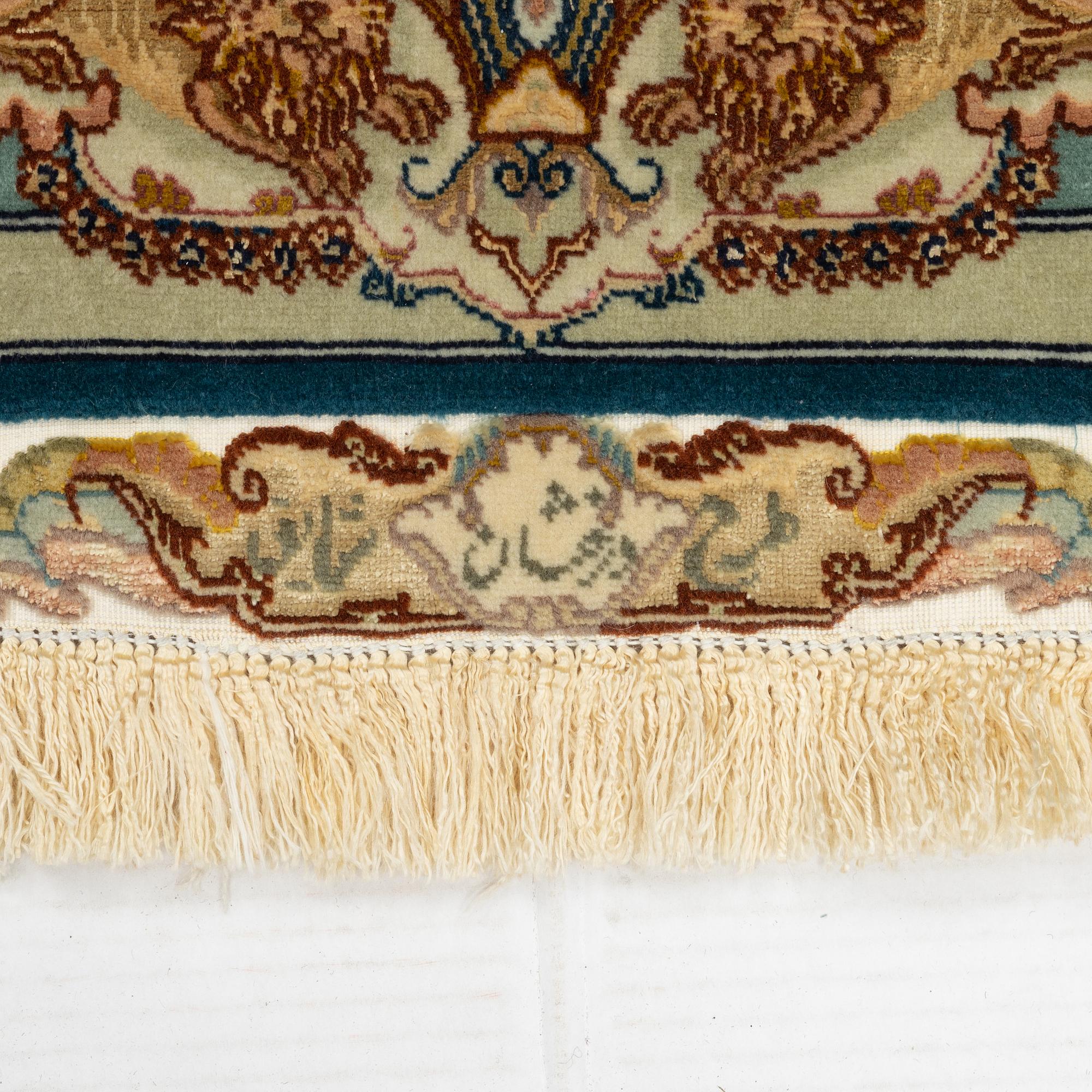 Matta, Täbris, part silk,  figural, ca 167 x 98 cm.