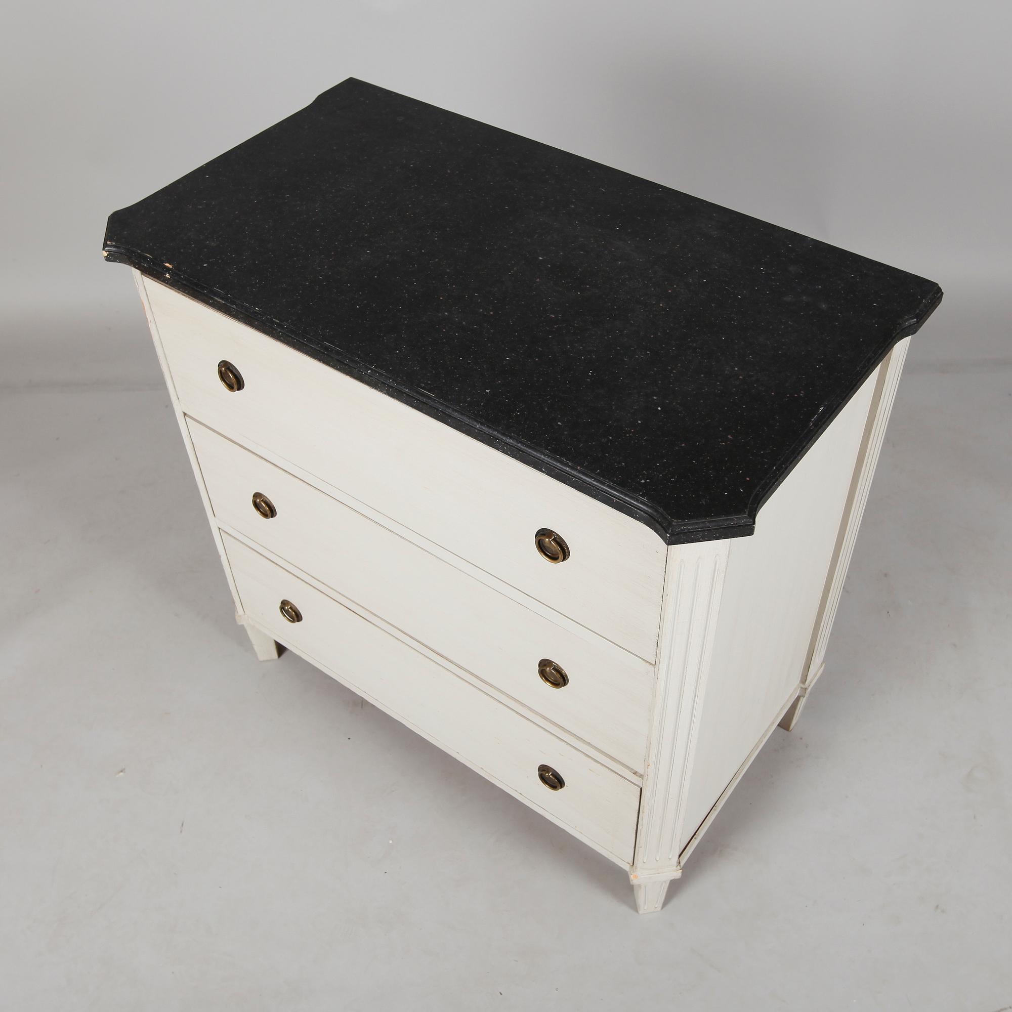 BYRÅ, gustaviansk stil, 1900-talets andra hälft.