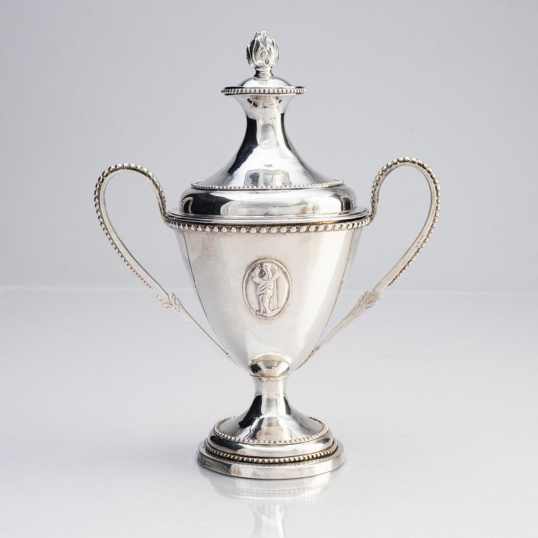 A Swedish 18th century Gustavian silver sugar bowl with lid, mark of Johan Malmstedt, Gothenburg 1792.