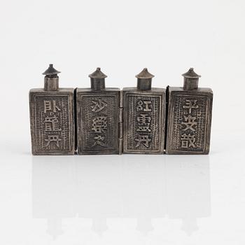 Snusflaskor och locksskålar, 10 st, cloisonné, metall, samt lack, Kina, 1900-tal.
