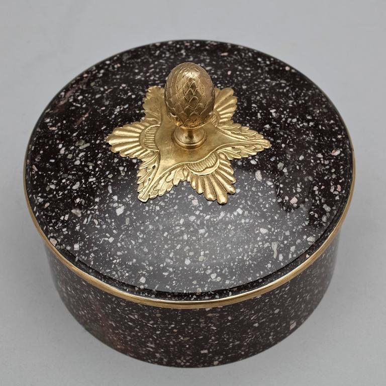 SMÖRASK, porfyr, empire, 1800-tal.