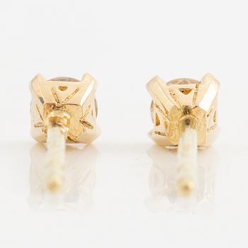 Earrings 14K gold with brilliant-cut diamonds.