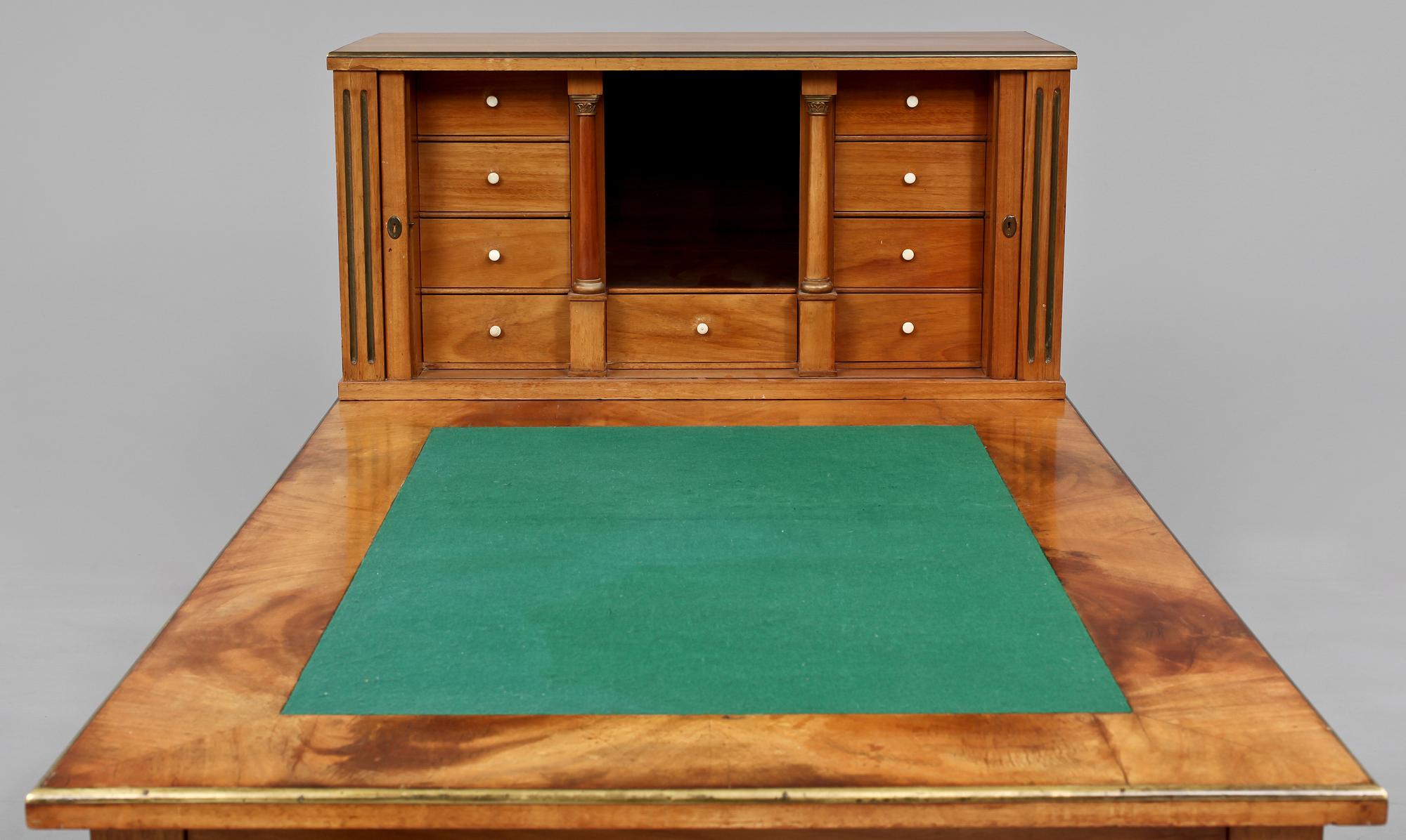 SKRIVBORD, sengustaviansk stil, sekelskiftet 1800/1900.