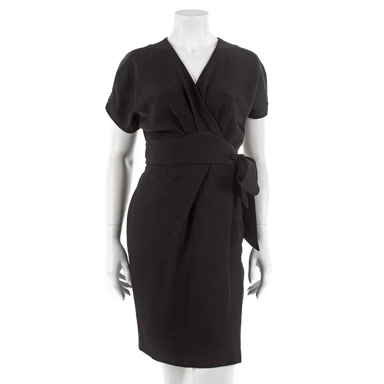 DIANE VON FURSTENBERG, a black wrap dress. Size US 6.