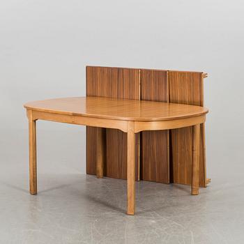 CARL MALMSTEN An Ambassadör dining table, the latter half of the 20th century.