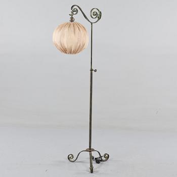 GOLVLAMPA, 1900-talets första hälft.