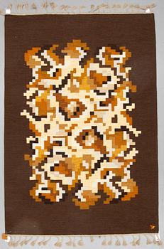 A CARPET, "Korall", flat weave. Signed V, Ca 244 x 168 cm.