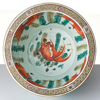 Fiskbassäng, porslin. Sen Qingdynasti/omkring 1900.