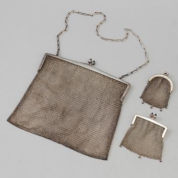 AFTONVÄSKA SAMT PORTMONNÄER, 3  stycken, silver, 1900-talets första hälft.