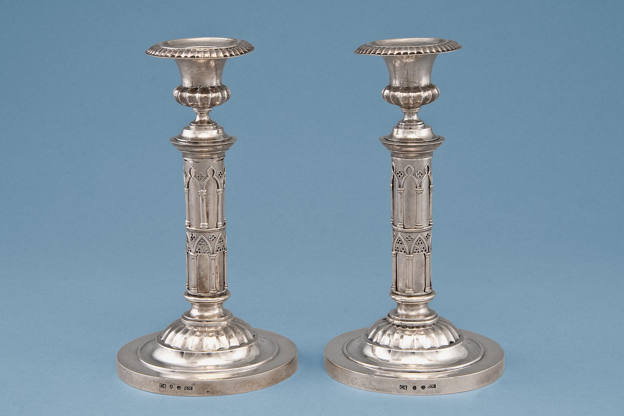 LJUSSTAKAR, ETT PAR.