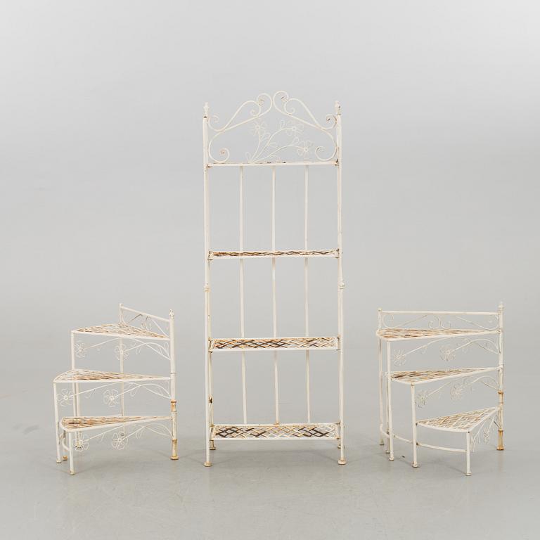 ETAGERER/BLOMBORD, ett par och HYLLA, metall, 1900-talets slut.