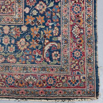 MATTO, an antique/a semi-antique Kerman, ca 384,5-391,5 x 314,5-323 cm.