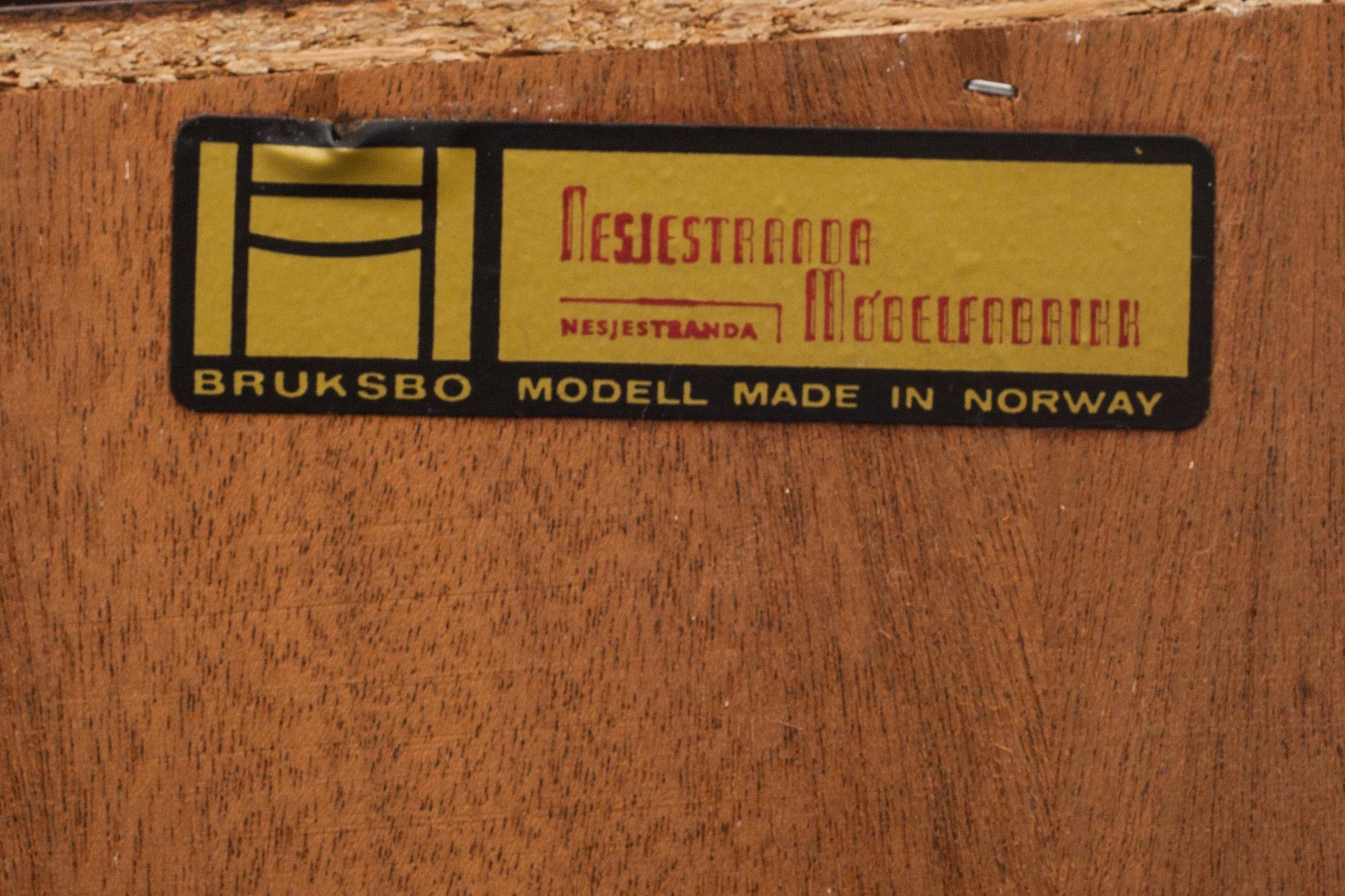 HYLLSYSTEM/SEKTON, jakaranda, Torbjörn Afdal, Bruksbo, Norge. 1960-tal. CITES-intyg medföljer.