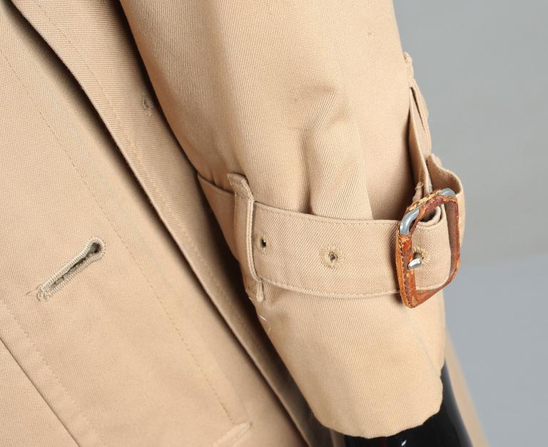 TRENCHCOAT, Burberrys, England.