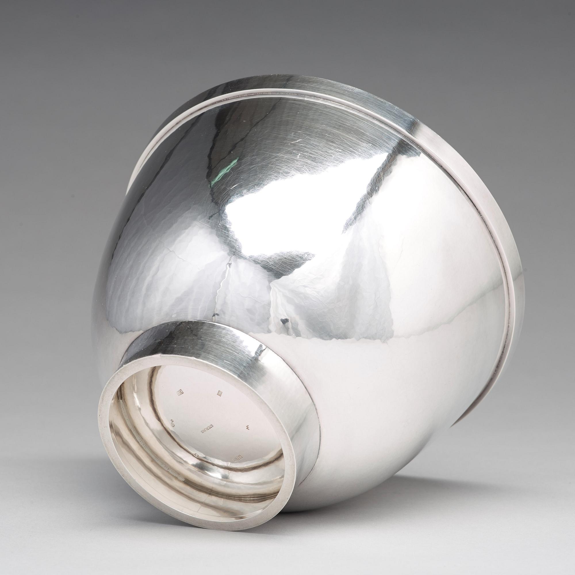 Sigurd Persson, a sterling silver bowl, Stockholm 1964, silversmith Johann Wist.