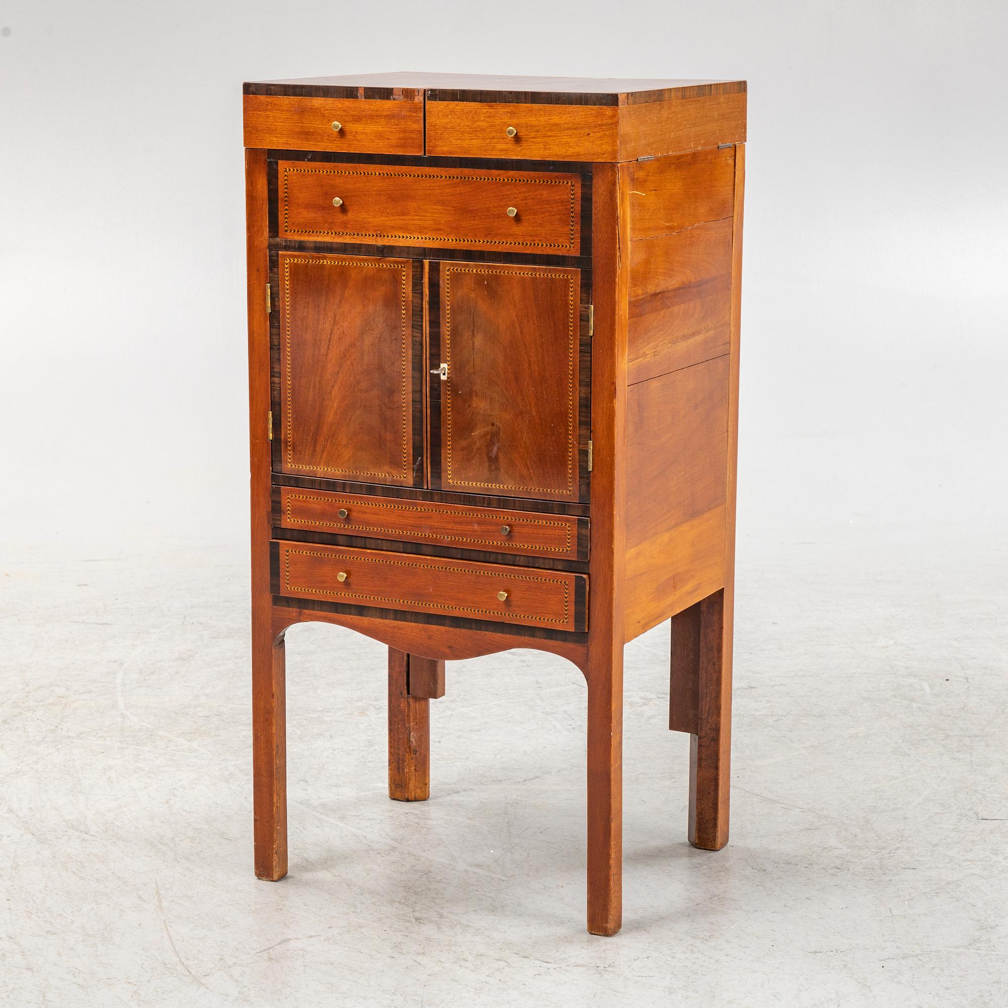 Toilette furniture, circa 1800.